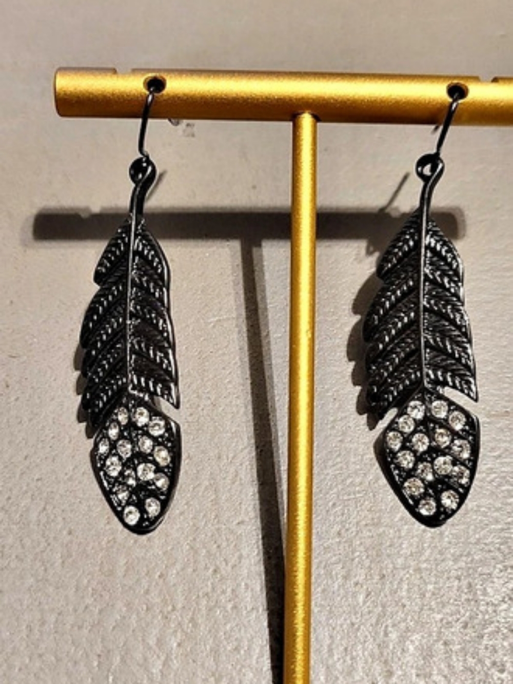 Feather Dangle Earrings in Black & Silver Like New